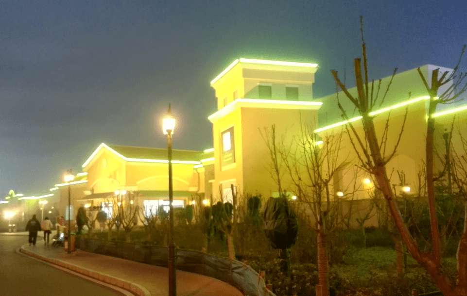 大型高端购物中心亮化工程——八达岭奥莱